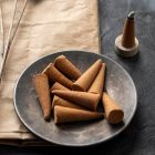 high-view-incense-aromatic-cones-dried-flowers_23-2148791515[1]